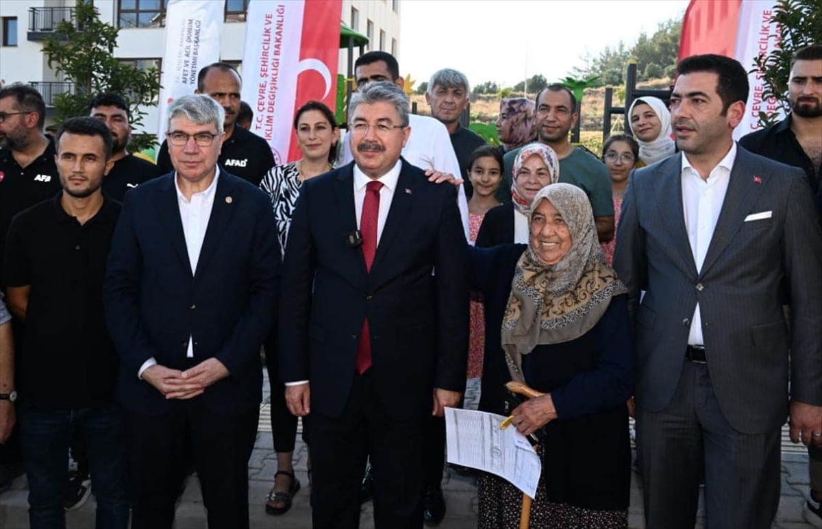 Osmaniye'de Depremzedelere 90 Yeni Konut Teslim Edildi