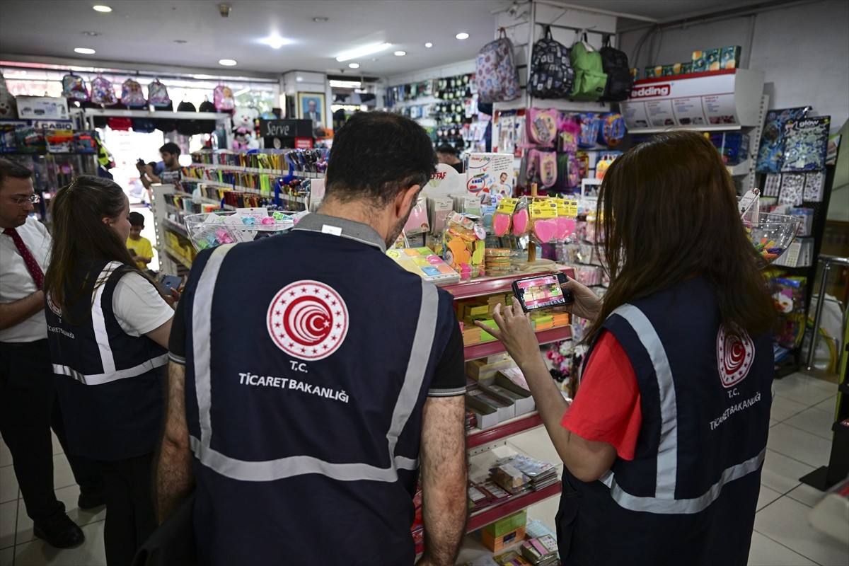 Ticaret Bakanlığı İstanbul'da Okul Ürünlerine Fiyat Denetimi Gerçekleştirdi