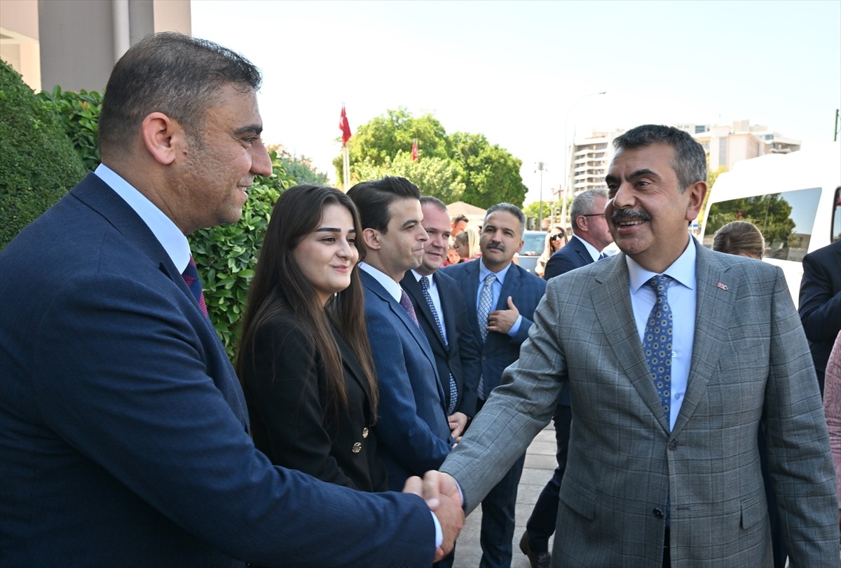 Bakan Tekin Gaziantep'te Önemli Temaslarda Bulundu