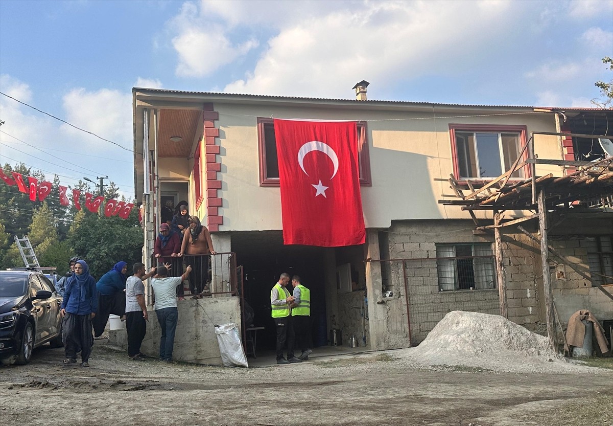 Kahramanmaraş'ta Şehit Polis Memuru Mustafa Peksoy'un Ailesine Acı Haber Ulaştırıldı