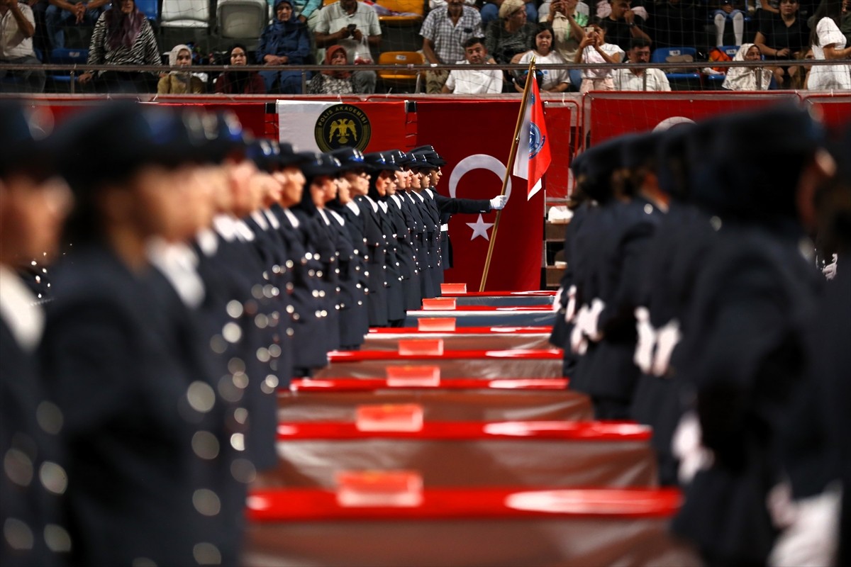 Aksaray'da 280 Kadın Polis Adayı Mezuniyet Töreni