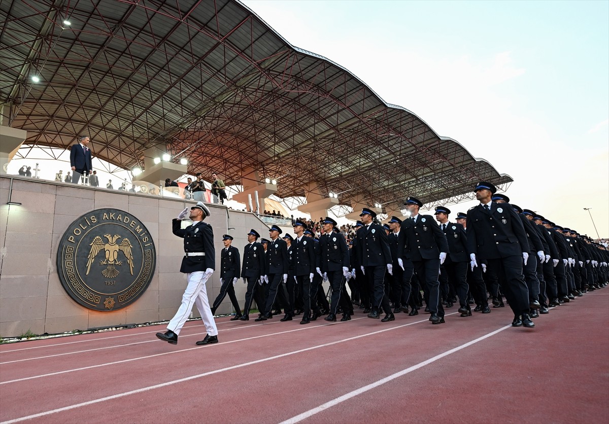 İçişleri Bakanı Yerlikaya POMEM Mezuniyet Töreninde Konuştu