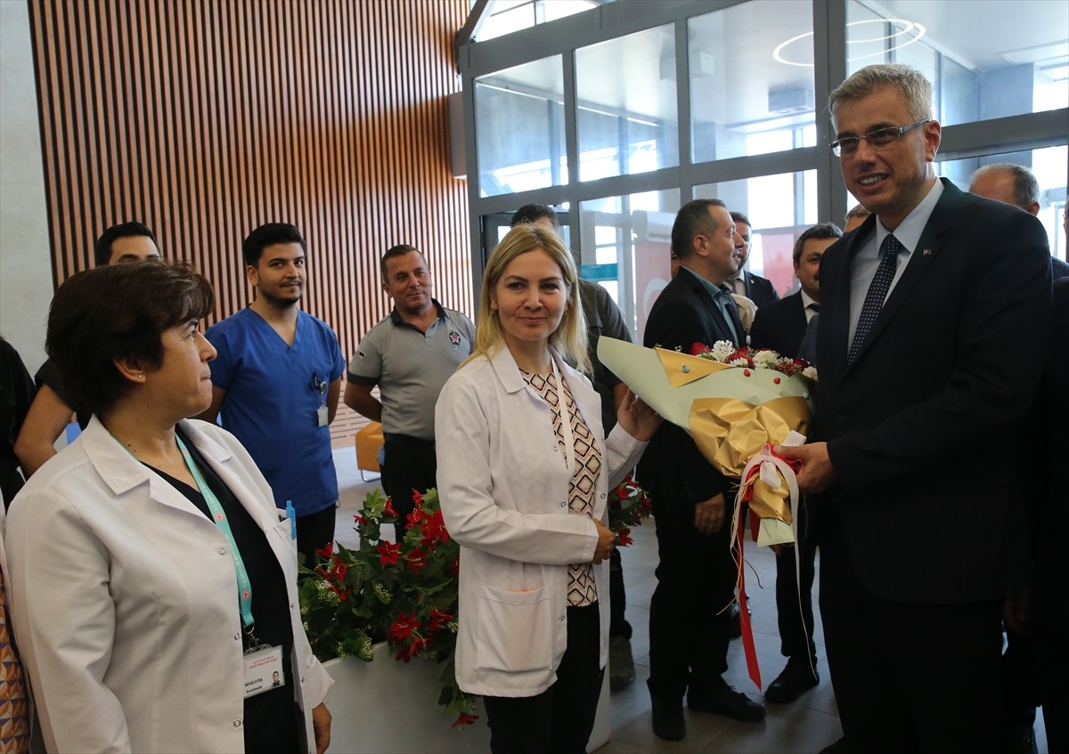 Sağlık Bakanı Kemal Memişoğlu, Hatay'ı Ziyaret Etti