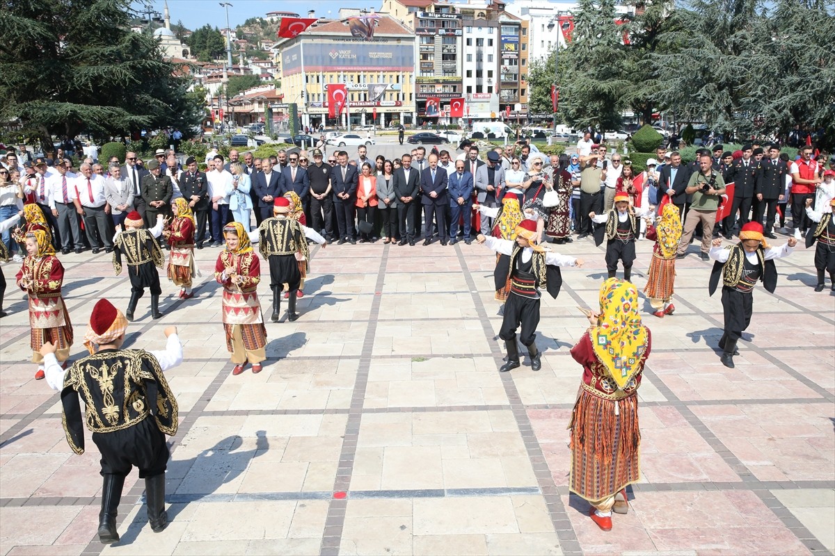 Atatürk'ün Kastamonu Ziyareti ve Şapka İnkılabı'nın 99. Yıldönümü Coşkuyla Kutlandı