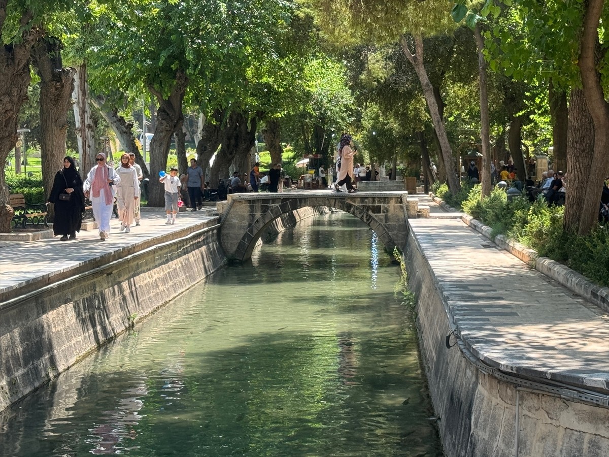 Şanlıurfa'da Sıcak Hava Etkisini Sürdürüyor