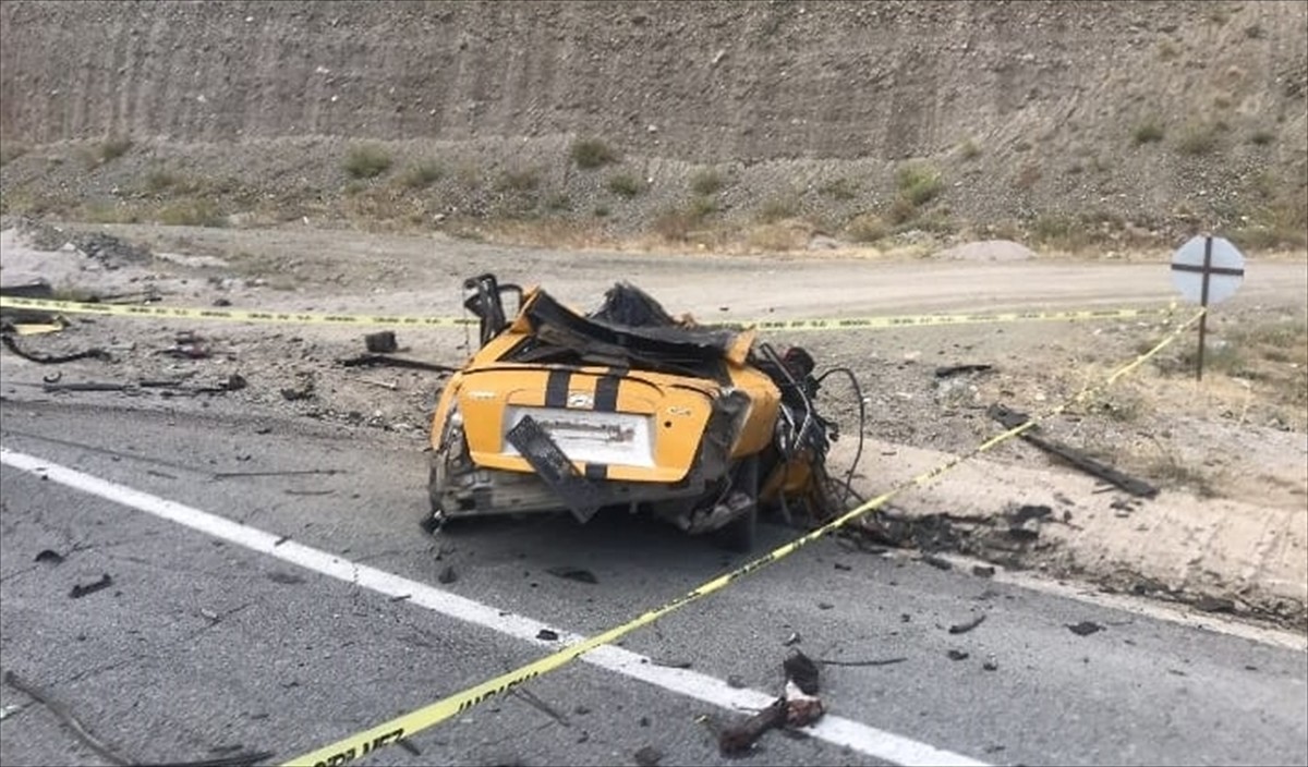 Erzincan'da Feci Kaza: 4 Ölü, 2 Yaralı