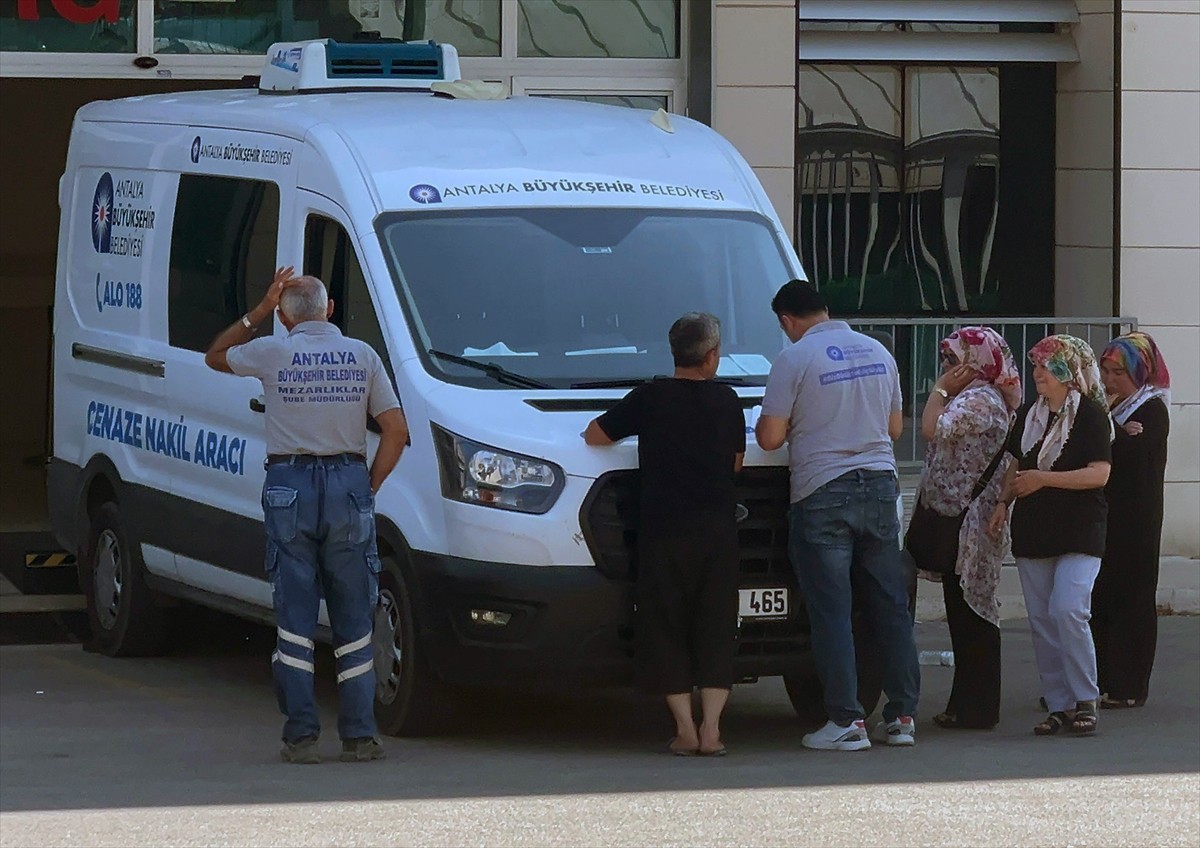 Antalya'da Huzurevi Yangınında Bir Kişi Hayatını Kaybetti