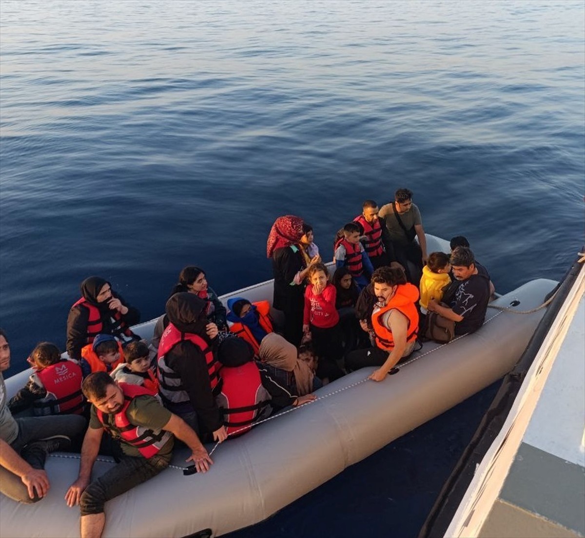 Çanakkale'de Düzensiz Göçmenler Kurtarıldı