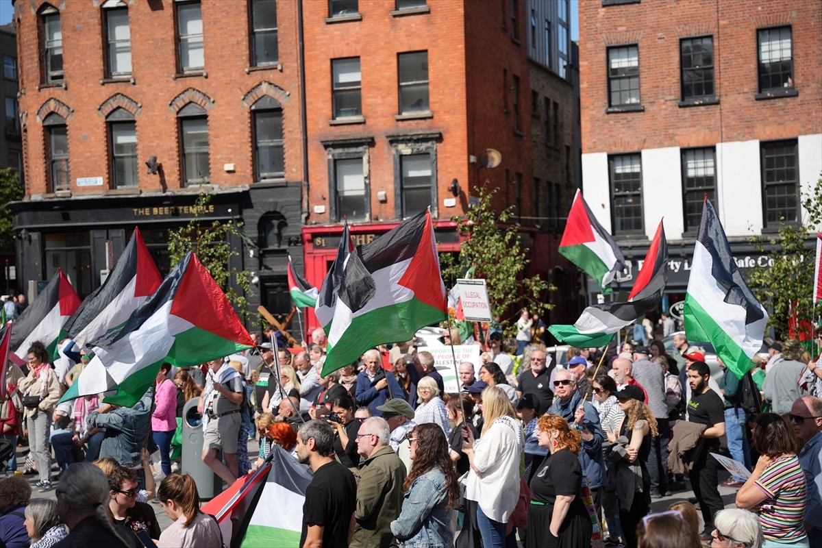 Dublin'de ABD'nin İsrail Desteklemesine Karşı Protesto