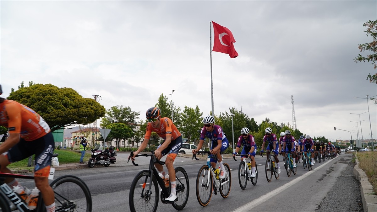 Erciyes'te Uluslararası Bisiklet Yarışları Heyecanı