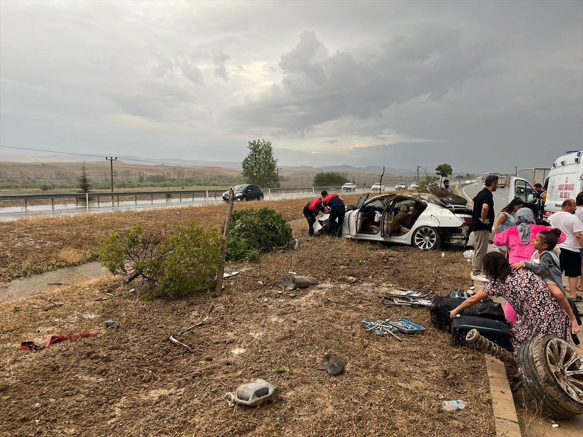 Çorum'da Trafik Kazası: 4 Yaralı