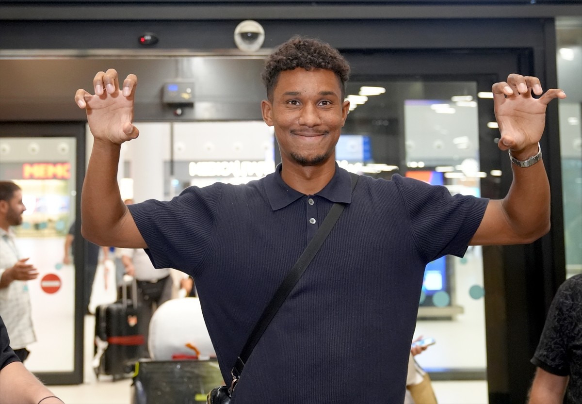 Felix Uduokhai İstanbul'da: Beşiktaş ile Transfer Görüşmeleri Başladı