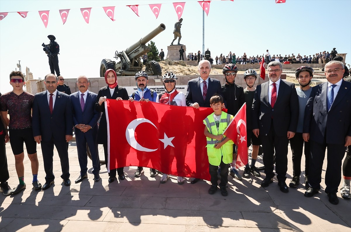 TBMM Başkanı Kurtulmuş, Kocatepe'deki Anıt'ta Zafer Haftası Törenine Katıldı