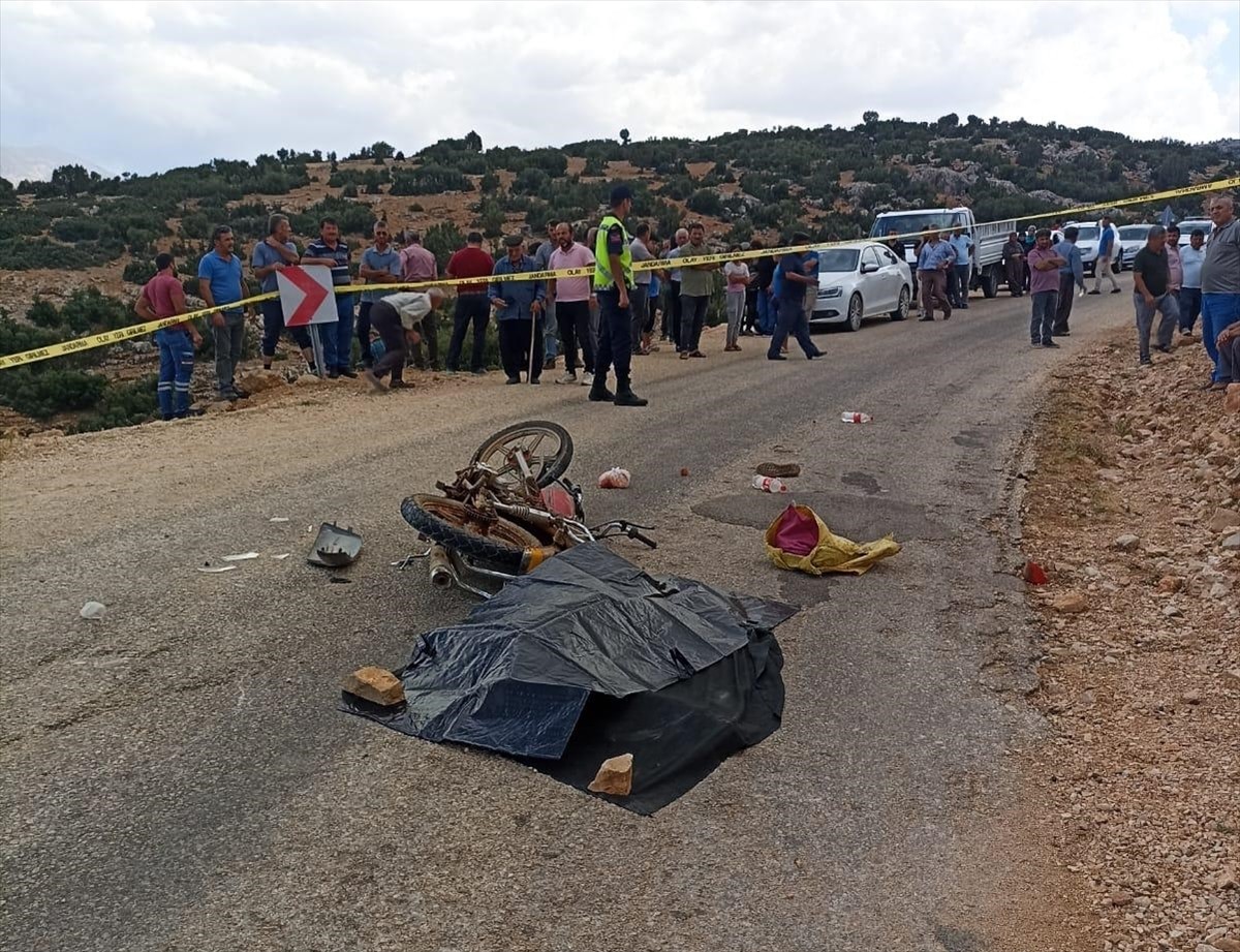 Antalya'da Motosiklet ve Kamyonet Çarpışması Sonucu Bir Ölü