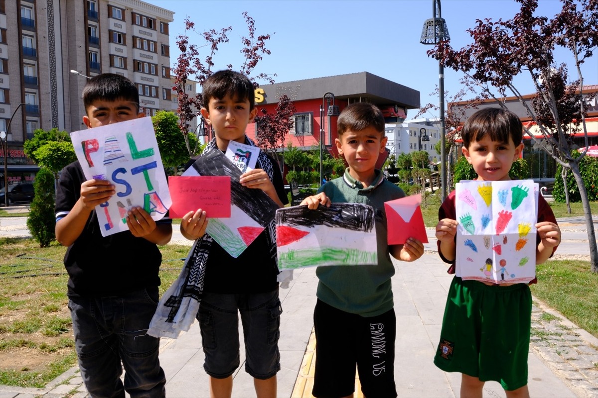 Van'da Çocuklardan Gazze'ye Destek Mektupları ve Bağışlar