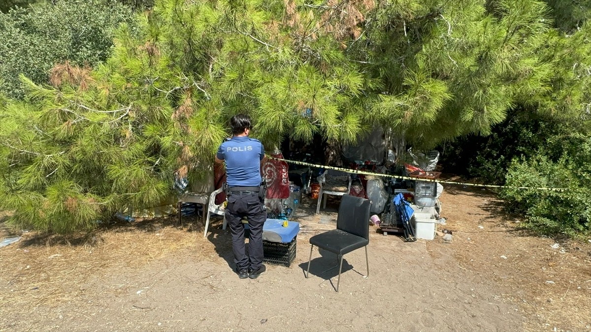 Antalya'da Çadırında Ölü Bulunan Adamın İlginç Hikayesi