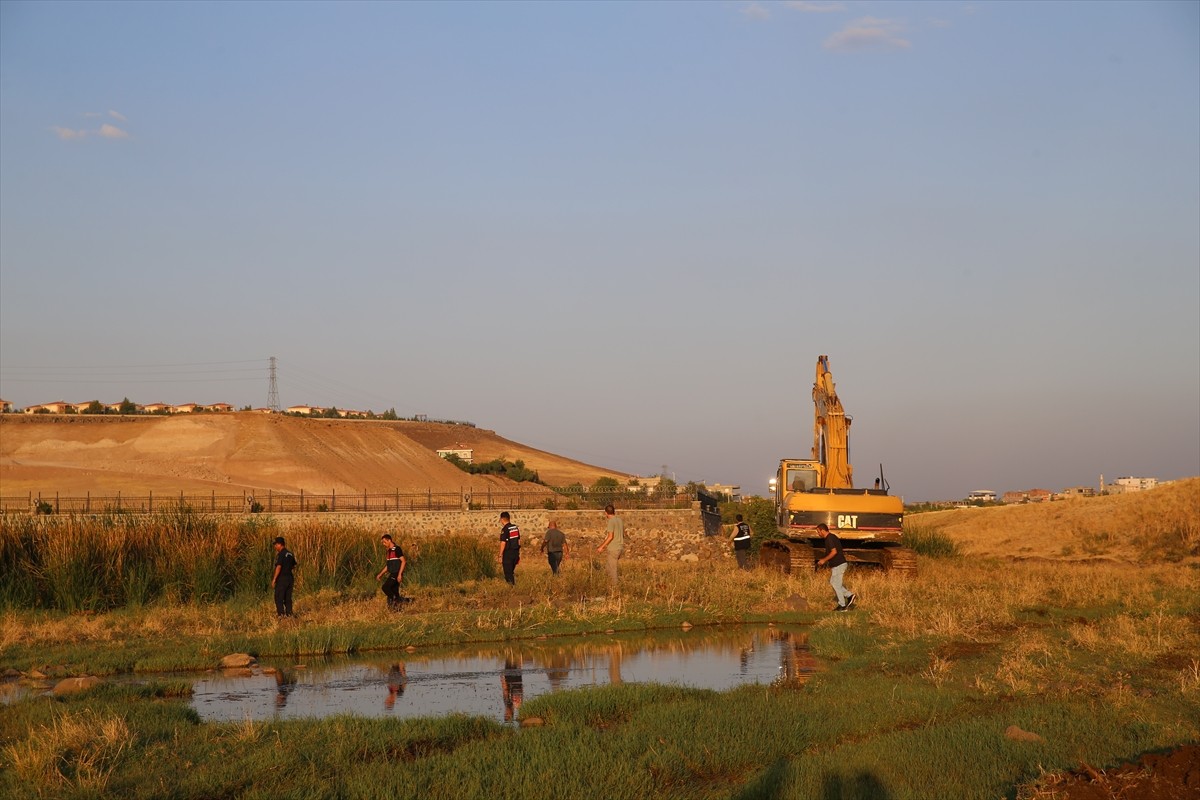 Diyarbakır'da 8 Yaşındaki Kayıp Narin İçin Arama Çalışmaları Devam Ediyor