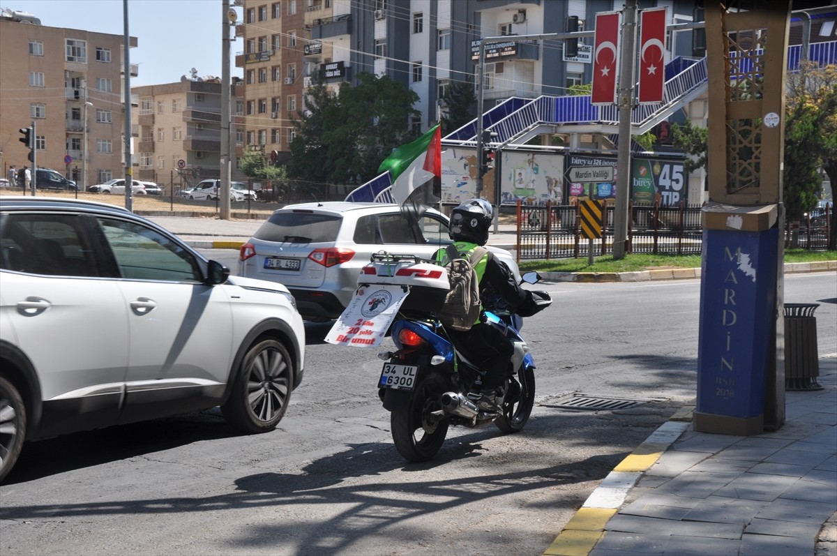 Filistin Halkına Destek İçin Motosikletle Yolculuk Yapan Hasan Cincik Mardin'e Ulaştı