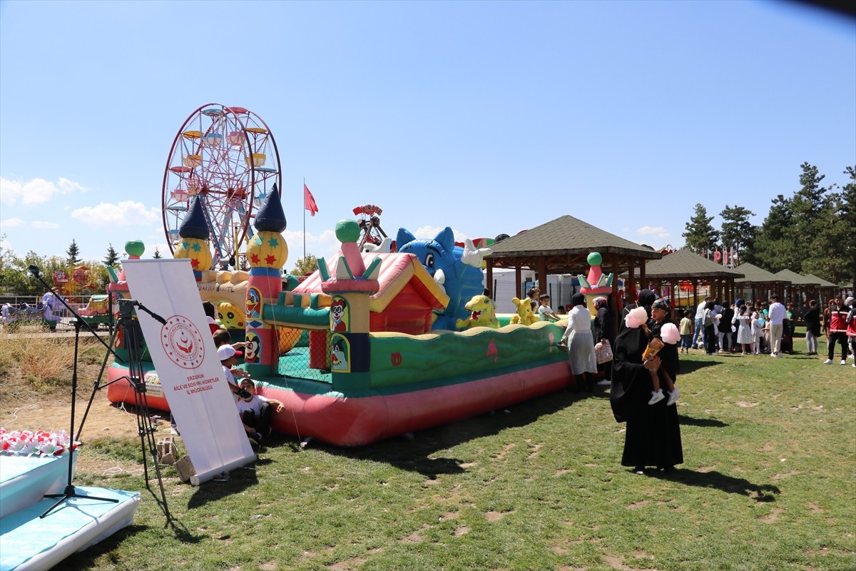 Erzurum'da Coşkulu 'Çocuk ve Gençlik Festivali' Düzenlendi