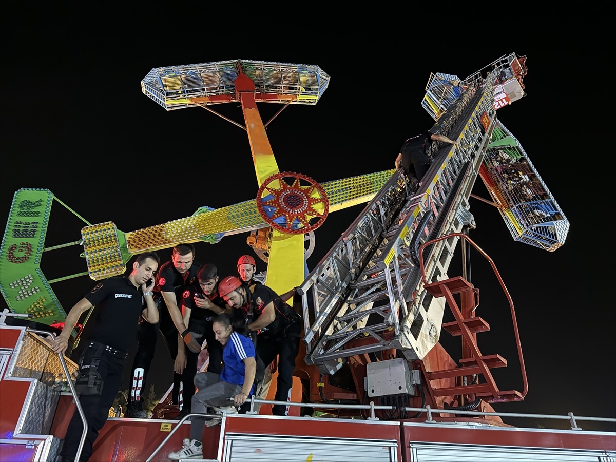 Kahramanmaraş'ta Lunaparkta Asılı Kalan 23 Kişi Kurtarıldı