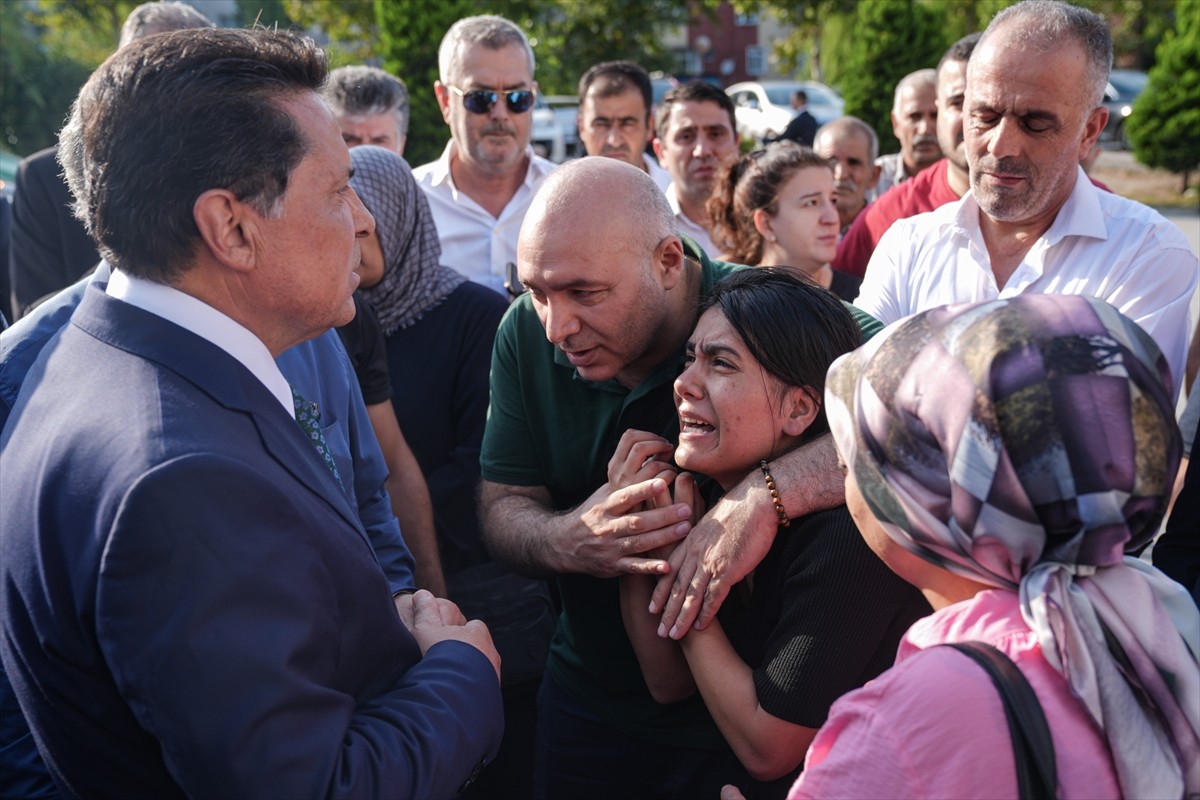 Metrobüs Kazasında Hayatını Kaybeden Ferhat Uçar Toprağa Verildi