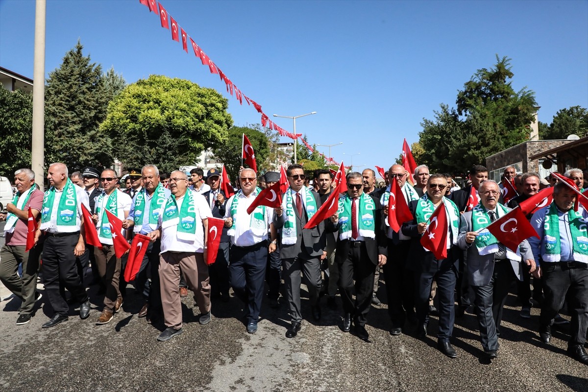 Darende'de 71. Geleneksel Zengibar Karakucak Güreş ve Kültür Festivali Başladı