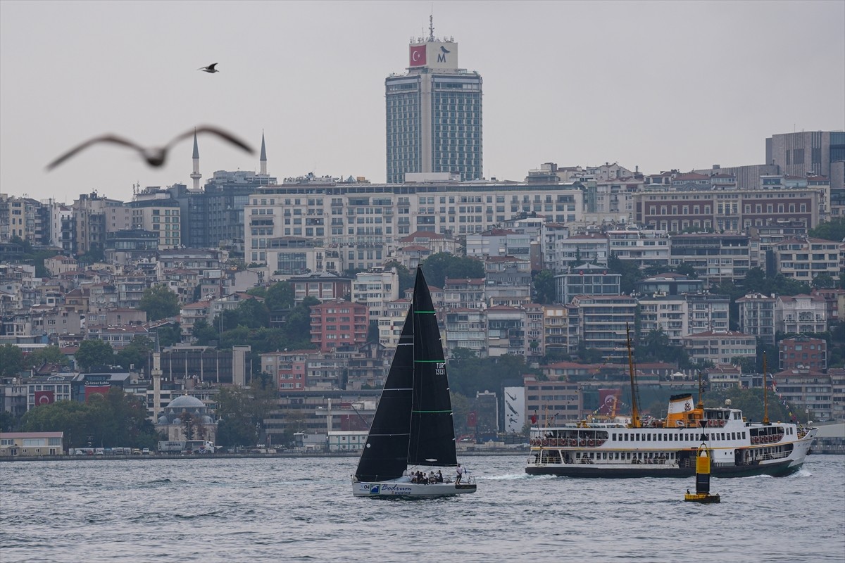 İstanbul Boğazı'nda 30 Ağustos Zafer Kupası Yat Yarışı Tamamlandı