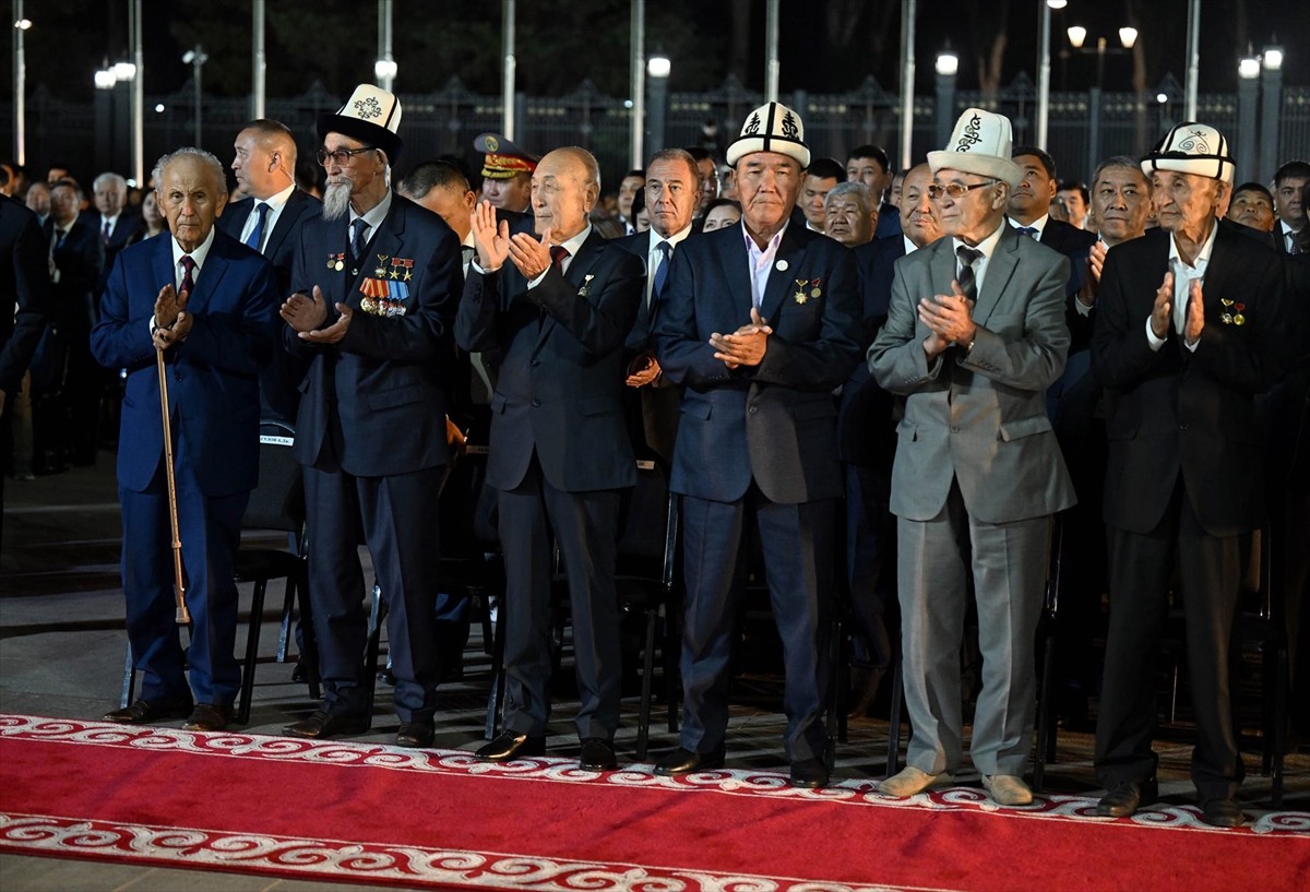 Kırgızistan'ın Yeni Cumhurbaşkanlığı İdari Binası Açıldı