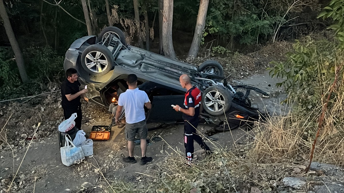 Çanakkale'de Otomobil ve Cip Çarpıştı: 5 Yaralı