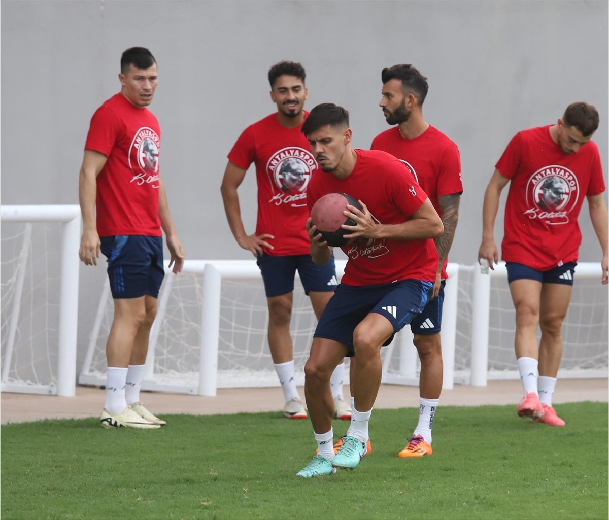 Antalyaspor, Başakşehir Maçına Hazırlıklarını Sürdürüyor