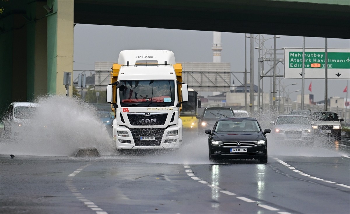 İstanbul'da Kuvvetli Yağışlar Devam Ediyor