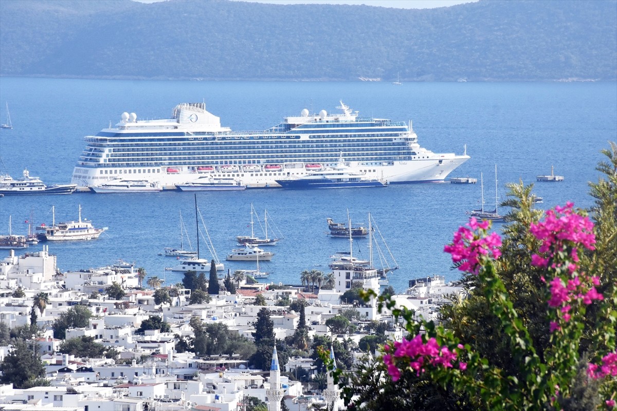 Bodrum'a 'Vista' Kruvaziyeri ile 1156 Yolcu Geldi