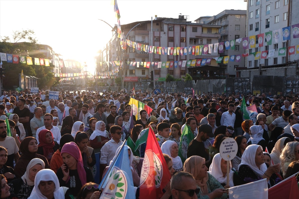 DEM Parti Eş Genel Başkanı Bakırhan, Van'da Dünya Barış Günü Mitingine Katıldı