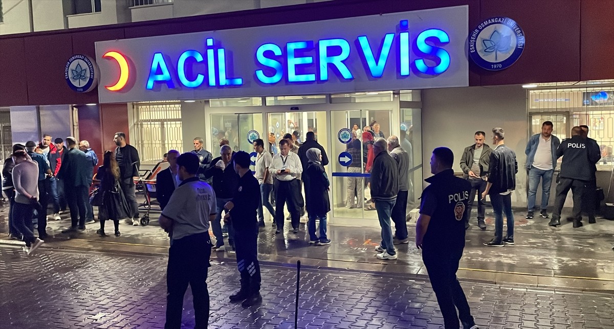 Eskişehir'de Midibüs Kazası: 14 Polis Memuru Yaralandı