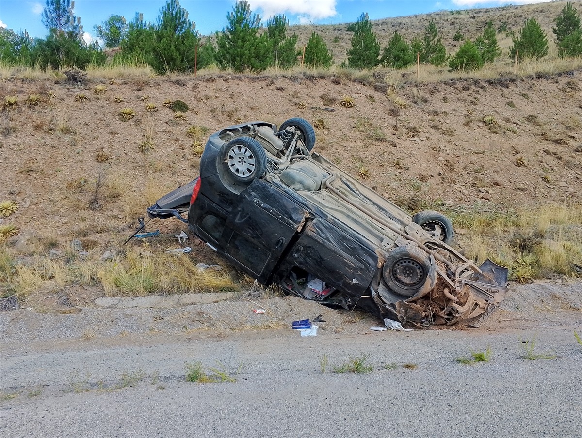 Sivas'ta Trafik Kazası: 4 Yaralı