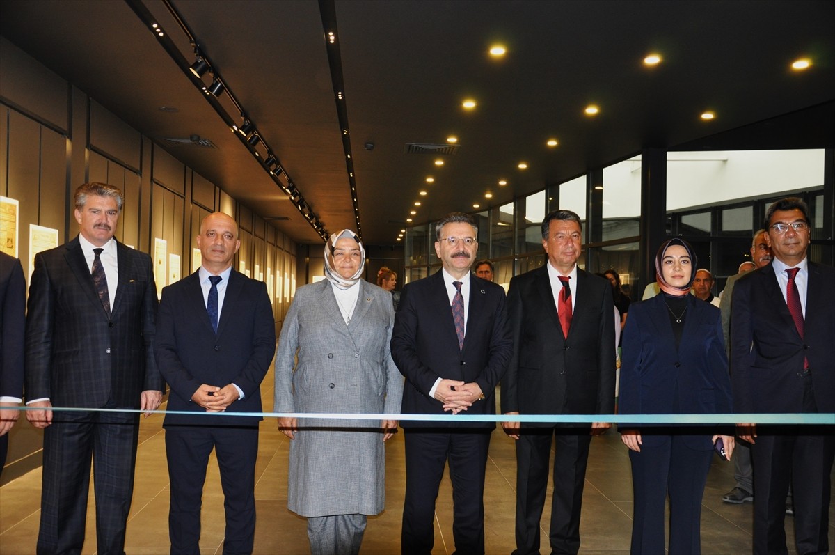 Eskişehir'de 'Direnişin Kalbi, Zaferin Eşiği' Sergisi Açıldı