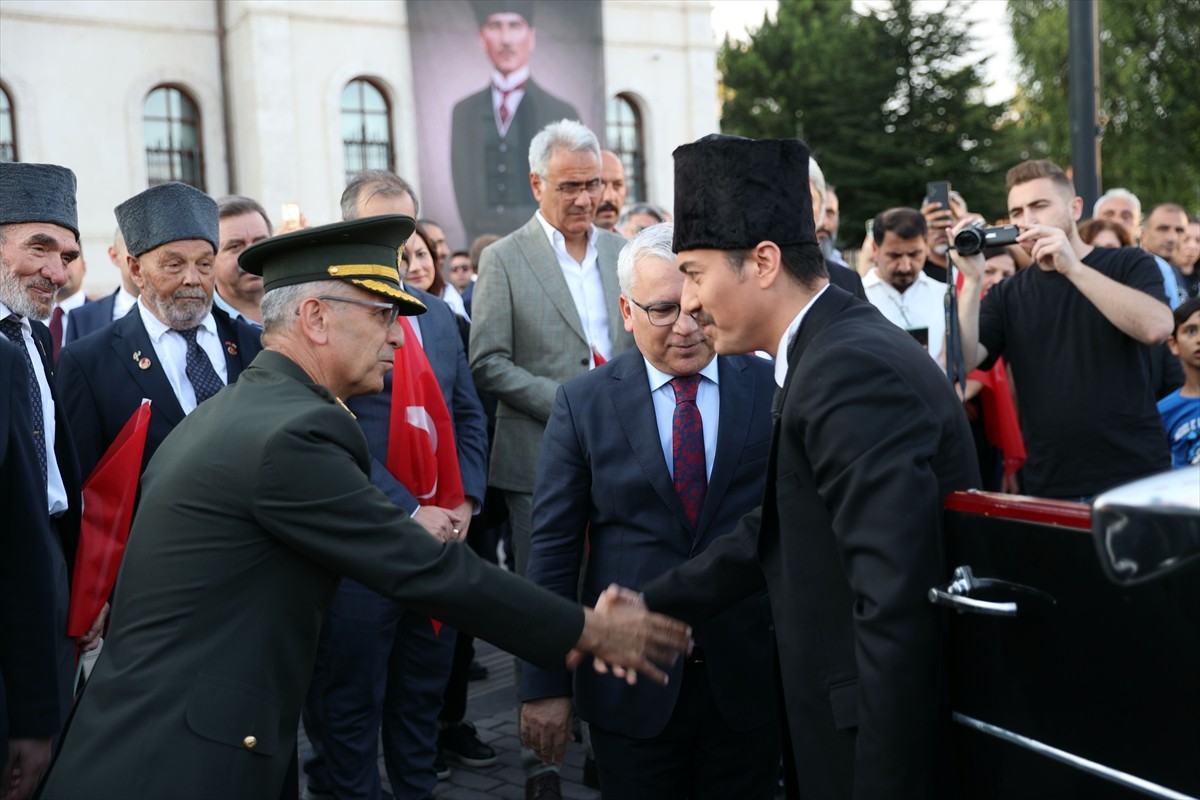 Büyük Önder'in Sivas'a Gelişi Temsili Olarak Canlandırıldı