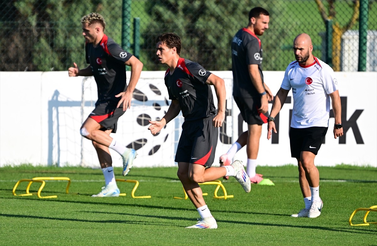 A Milli Futbol Takımı Galler Maçı İçin Hazırlıklarını Sürdürüyor