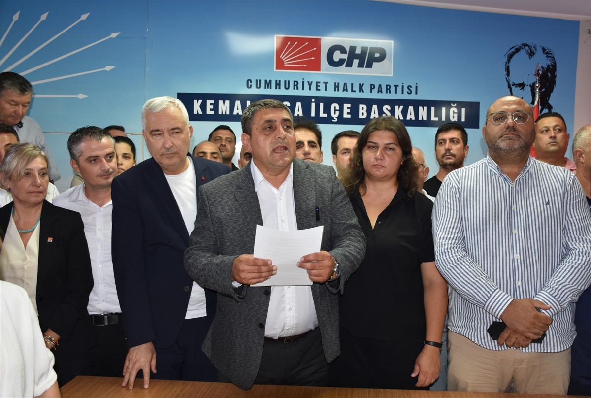 İzmir'de CHP Kemalpaşa İlçe Başkanı'na Saldırı