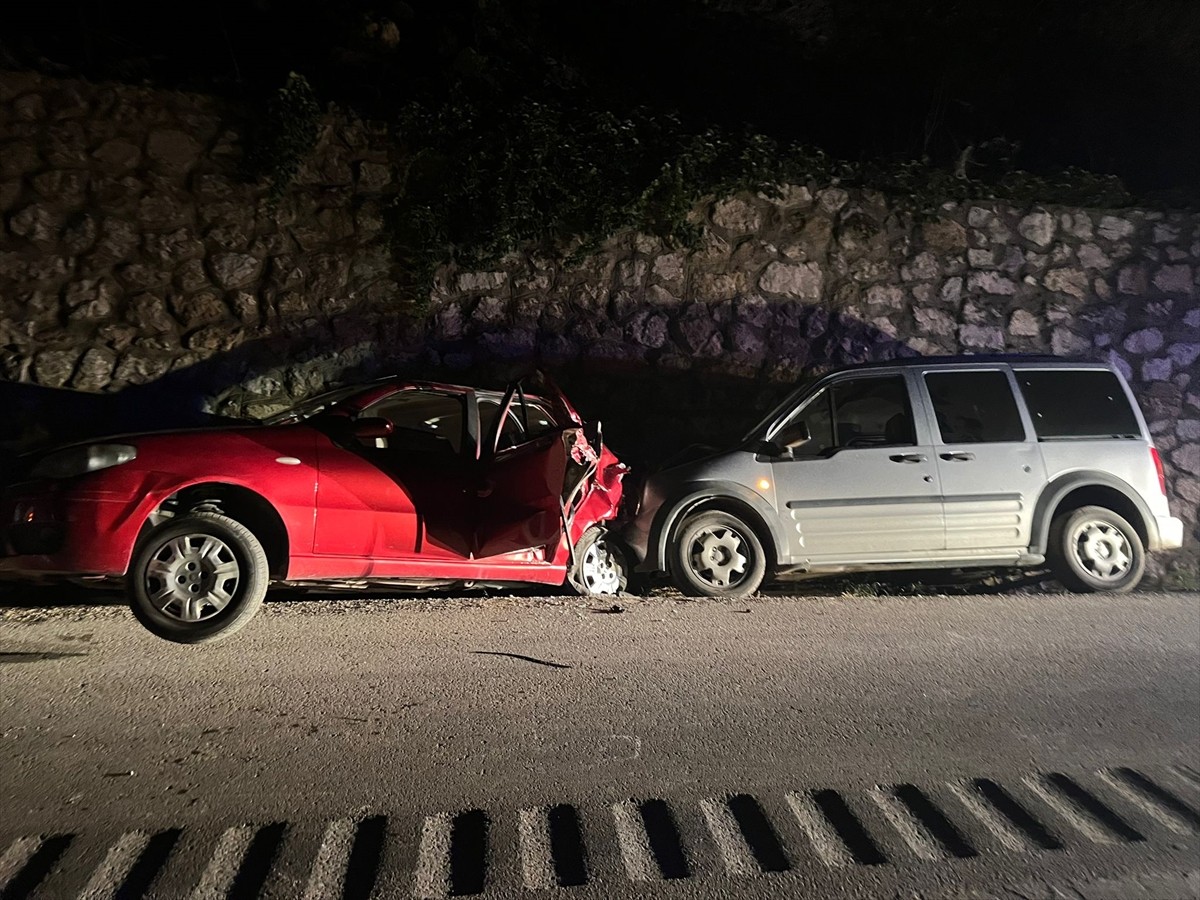 Karabük'te Trafik Kazası: 4 Yaralı