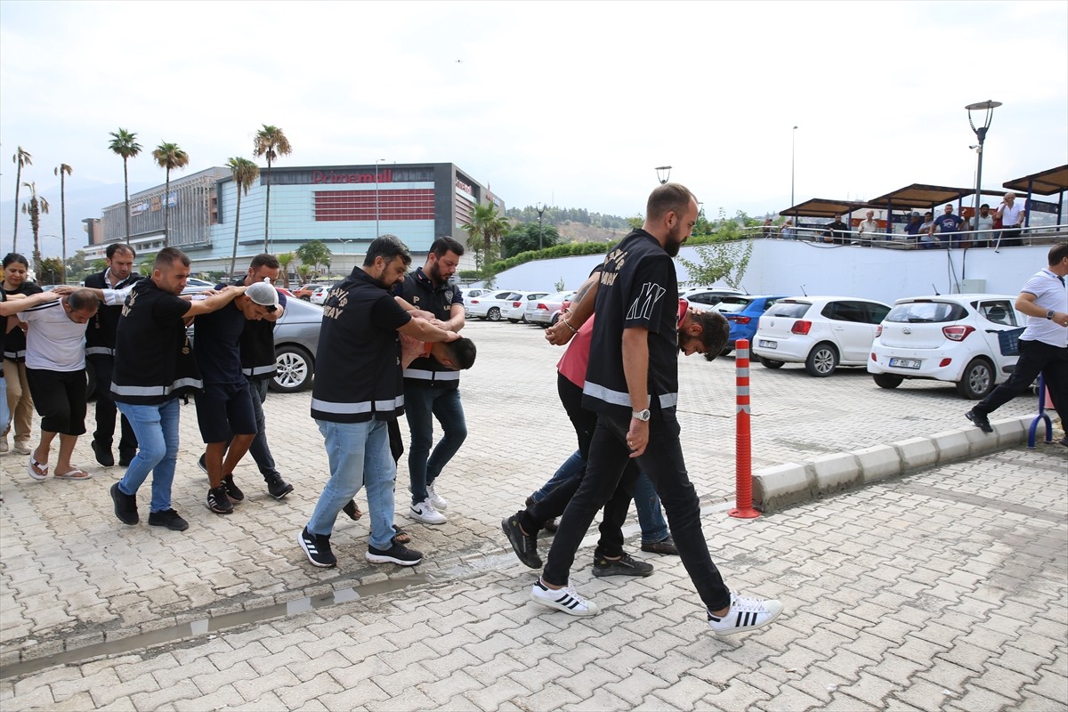 Hatay'da Bıçaklı Cinayet Üzerine 5 Kişi Tutuklandı