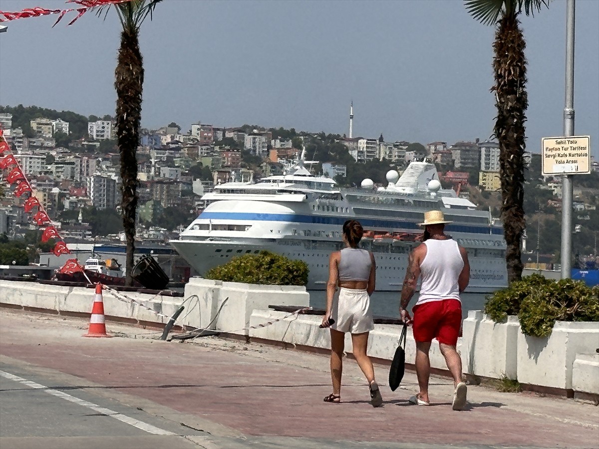 Samsun Limanı'nda 'Astoria Grande' Kruvaziyeri Rüzgarı