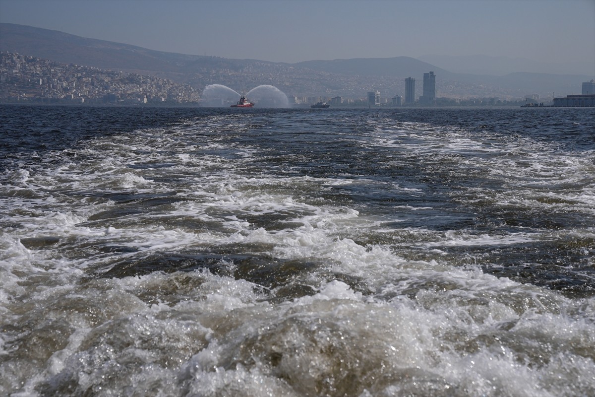 İzmir Körfezi'nde Çevre Felaketi İncelemesi