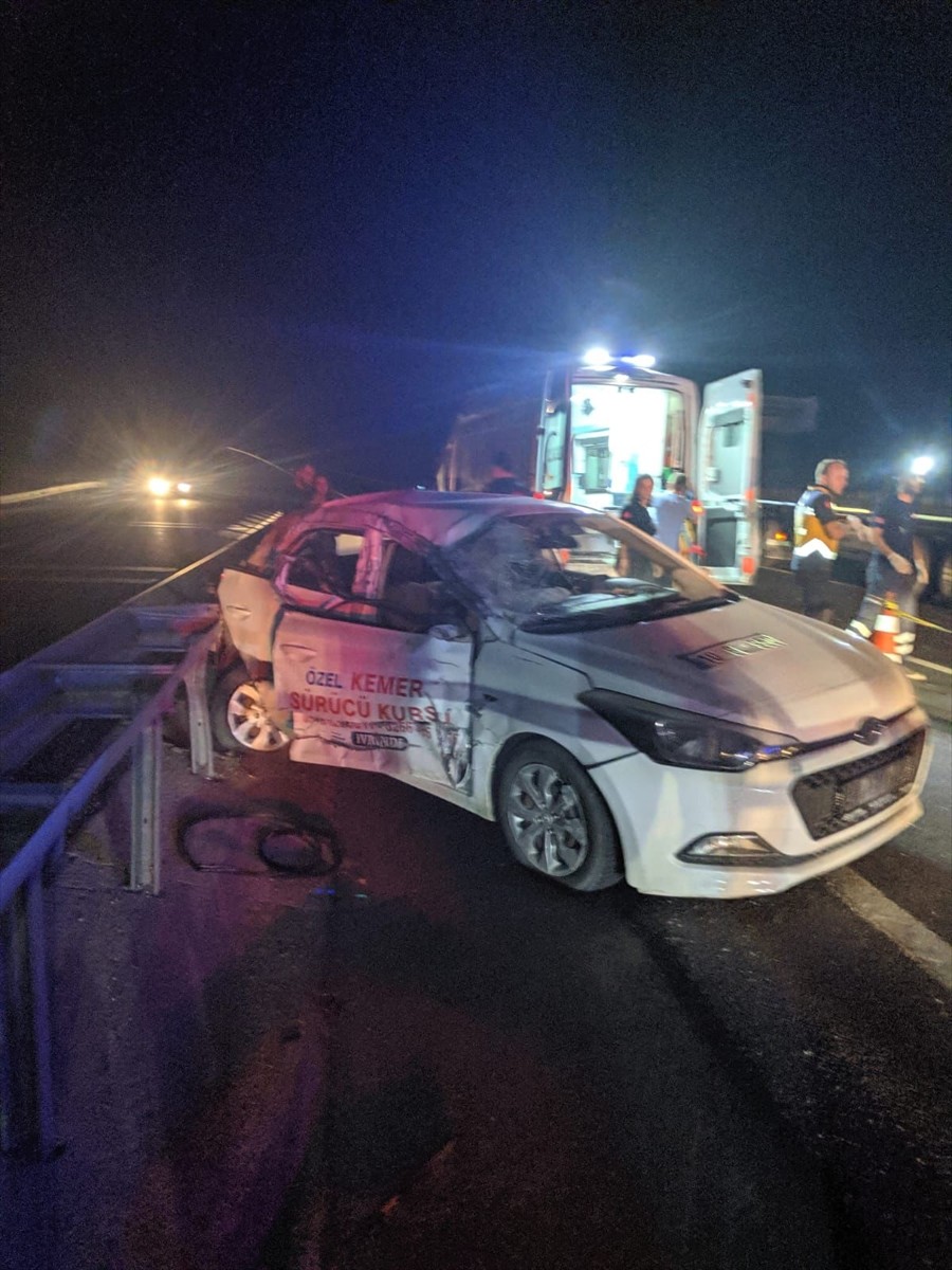 Balıkesir'de Zincirleme Trafik Kazası: 1 Ölü, 1 Yaralı