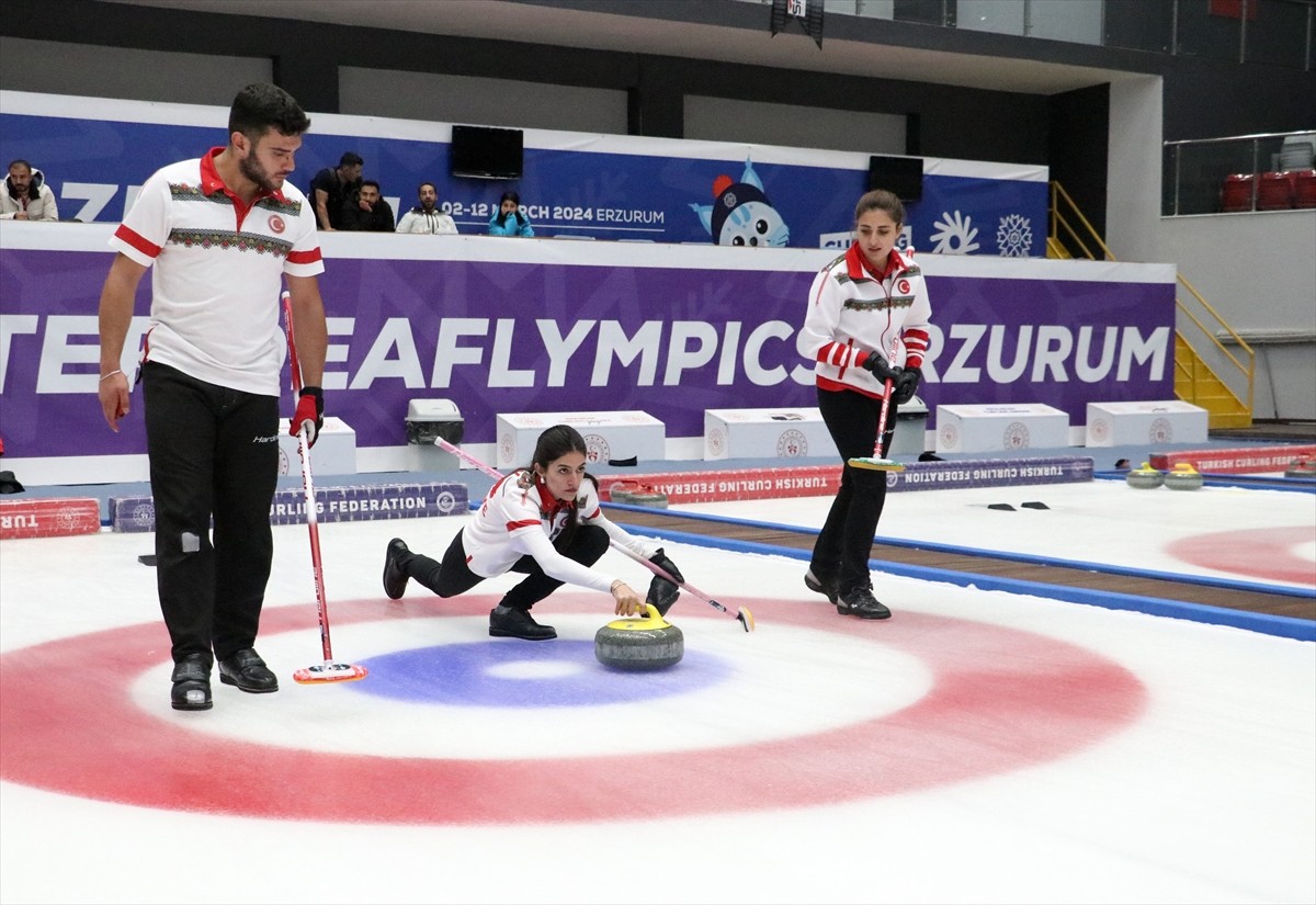 Türk Curling Takımı Dünya Şampiyonasında Madalya Peşinde