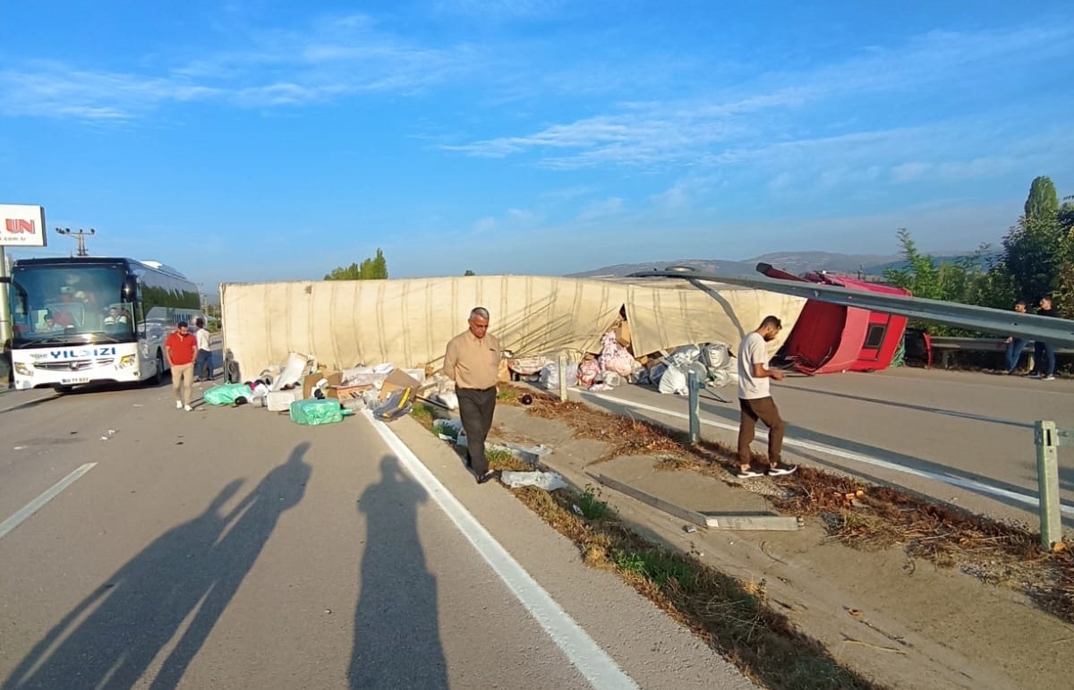 Amasya'da Tanker ve Tır Çarpıştı: 1 Yaralı