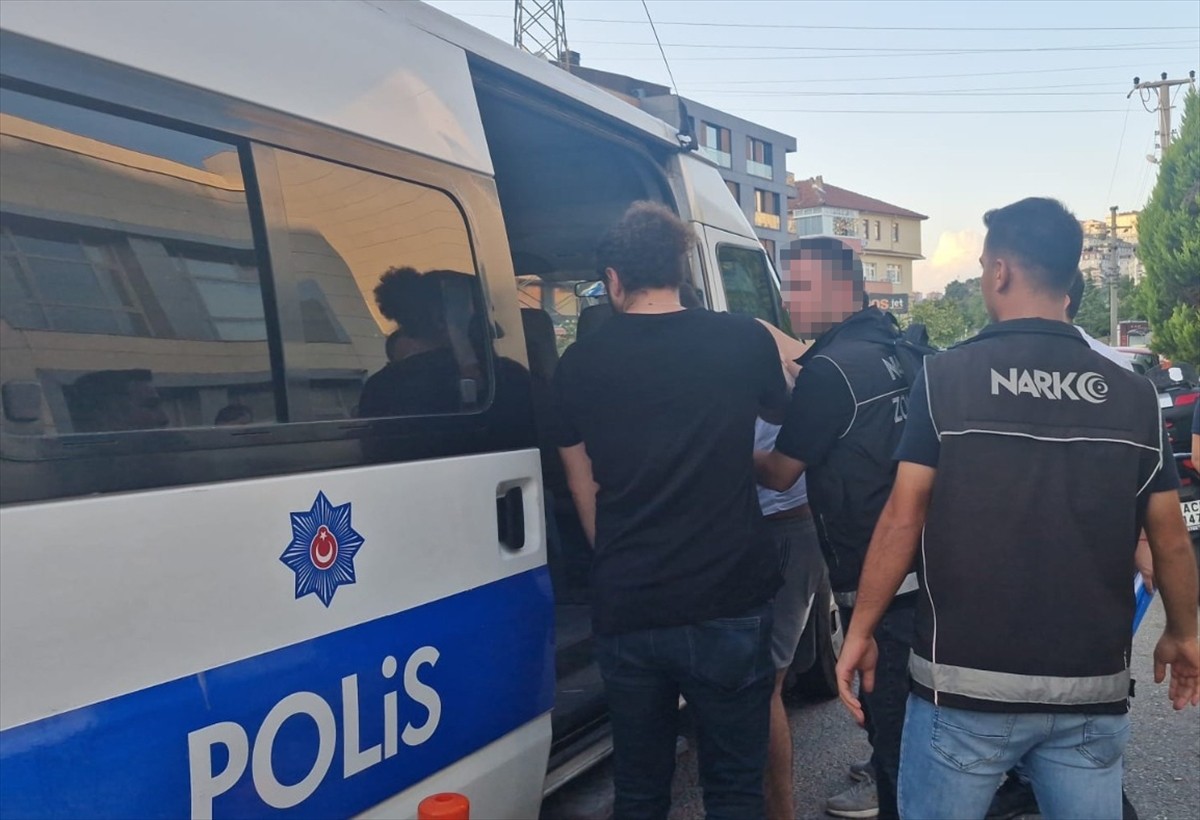 Zonguldak'ta Uyuşturucu Operasyonu: 5 Zanlı Tutuklandı