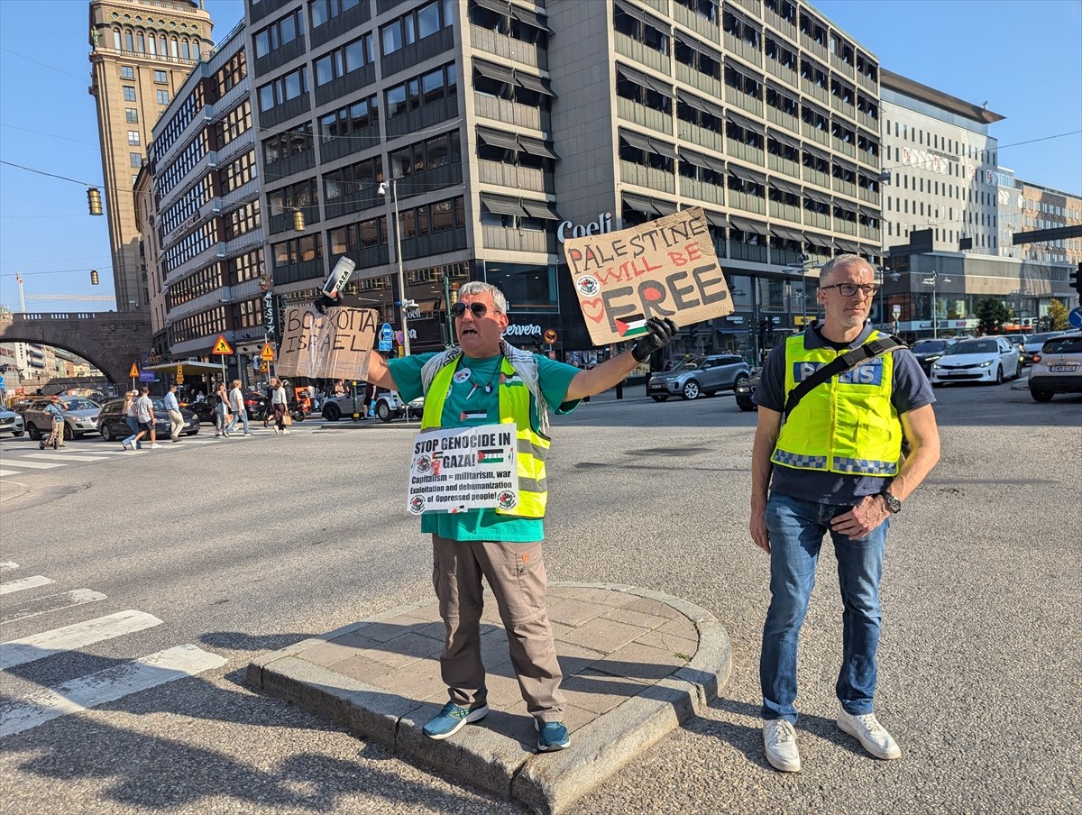 İsveç'te Gazze'ye Yönelik Saldırılara Karşı Büyük Protesto