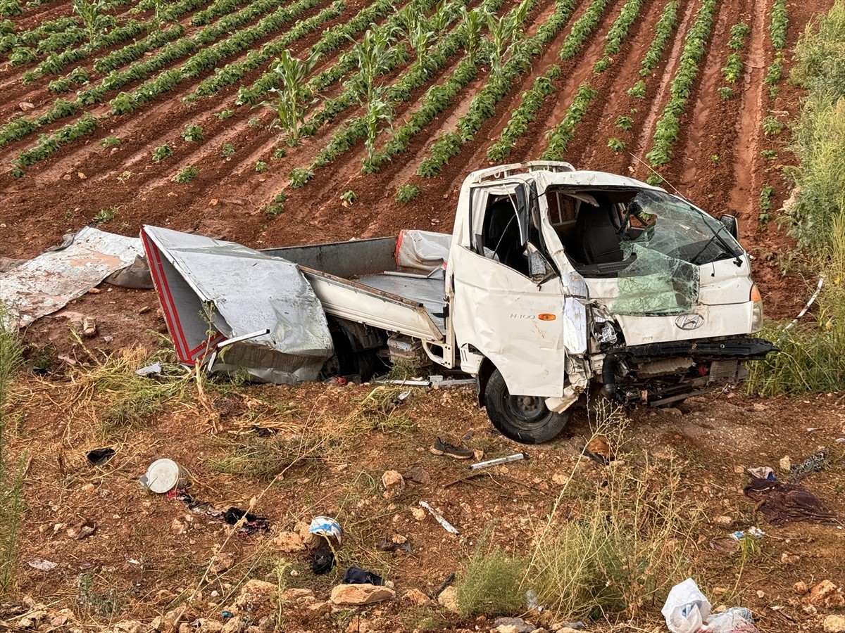 Gaziantep'te Tarım İşçilerini Taşıyan Pikap Kazası: 1 Ölü, 22 Yaralı