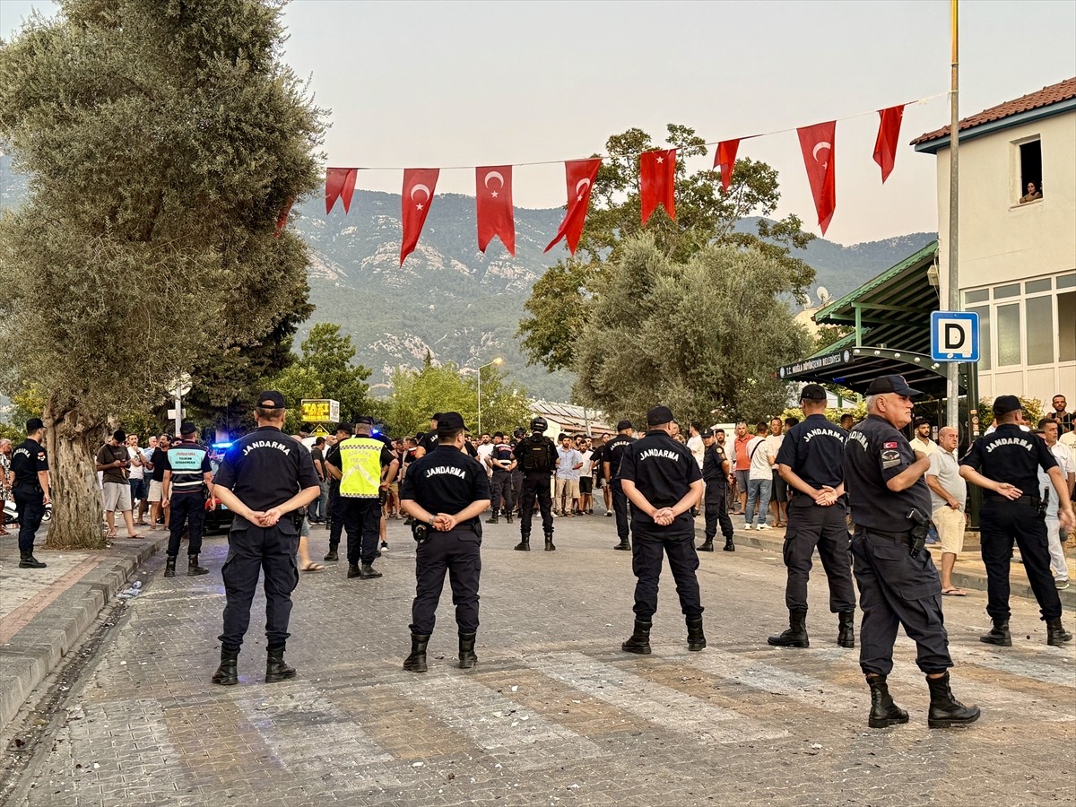 Fethiye'de Kavga: 13 Yaralı